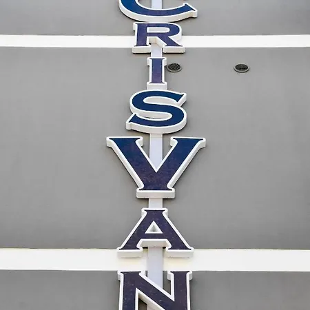 מלון דירות Crisvan