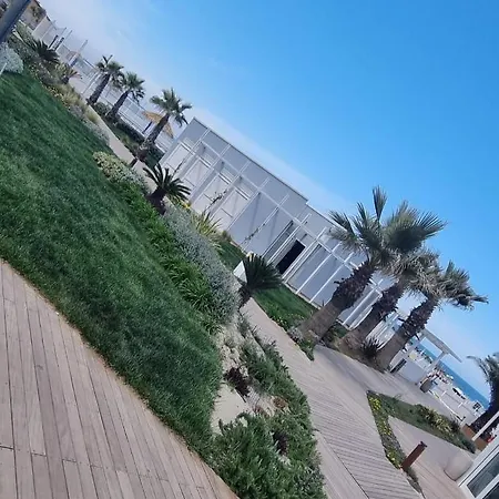 Crisvan מלון דירות רימיני