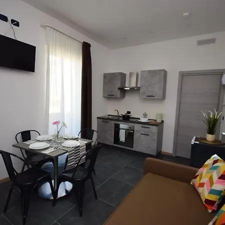 Hotel Apartments Crisvan 3*