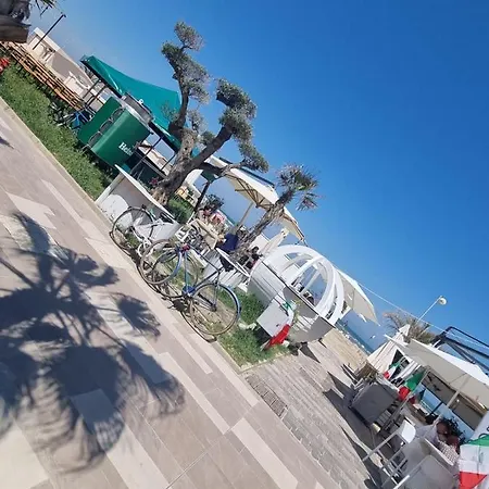 Crisvan شقة فندقية ريميني