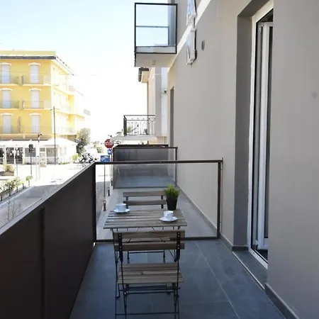 Hotel Apartments Crisvan 3* Rimini