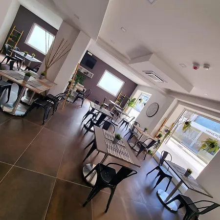 Crisvan 公寓式酒店 里米尼