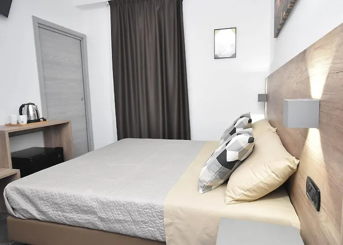 Crisvan Aparthotel 3*