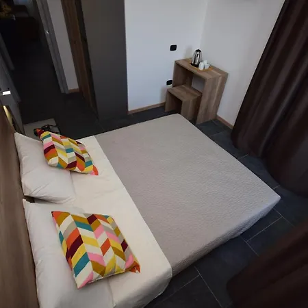 Crisvan 公寓式酒店 3*